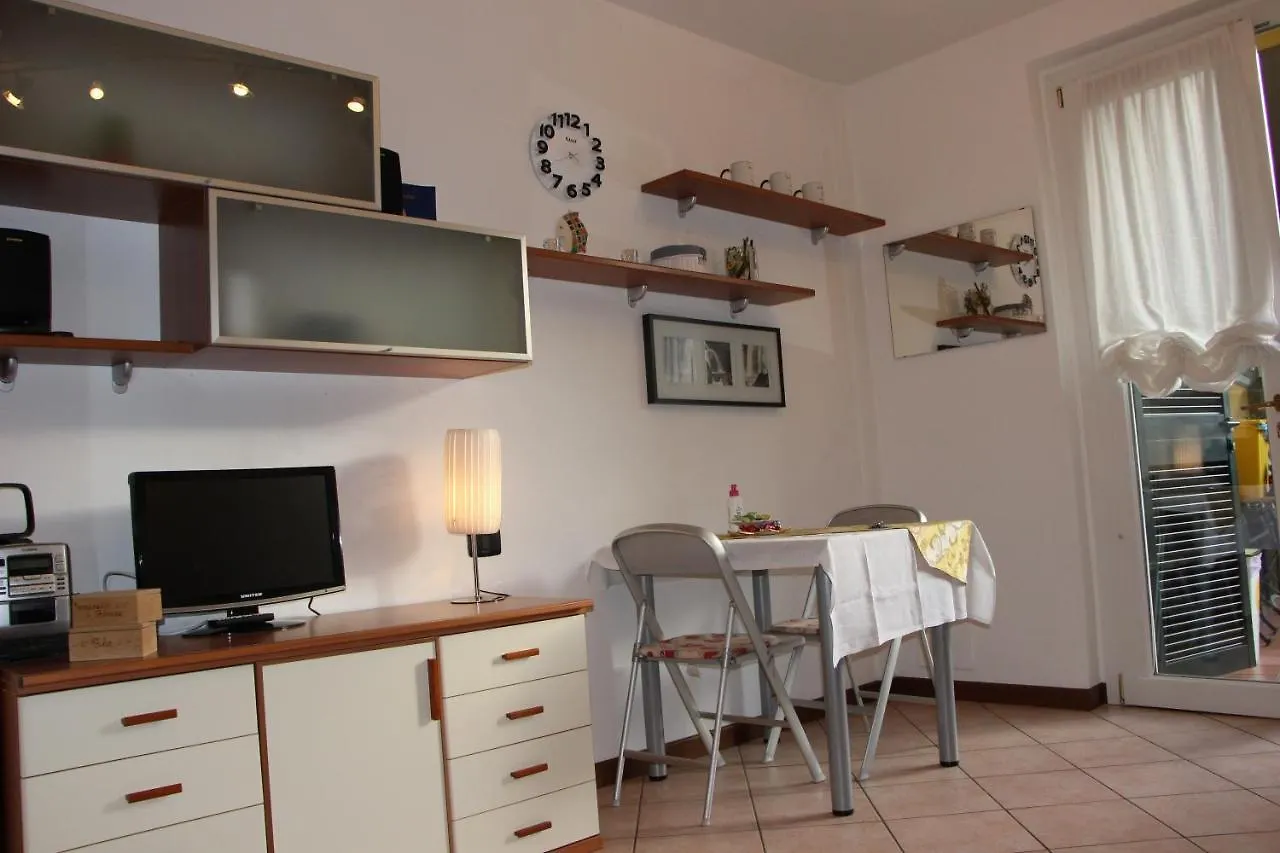 Il Porticciolo Apartment Bellano 0*,