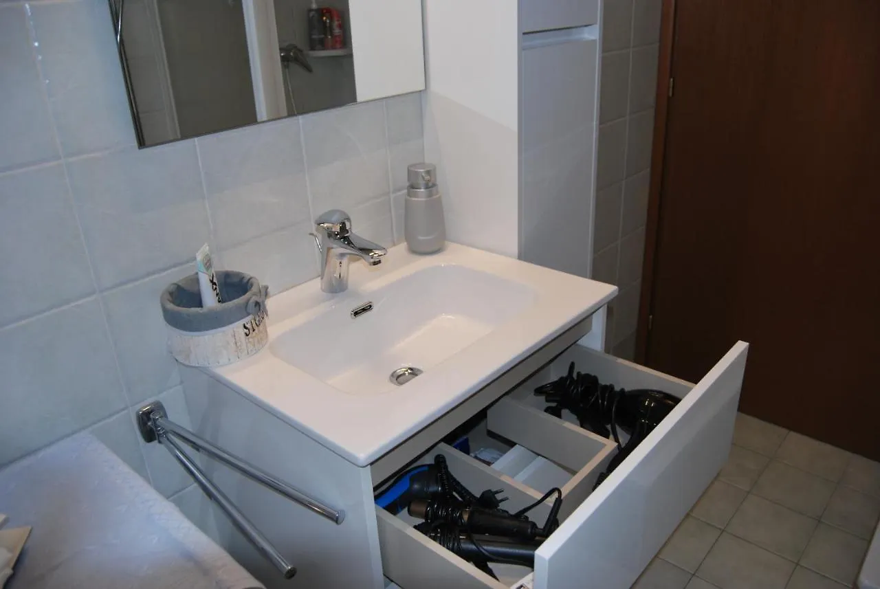 Il Porticciolo Appartement Bellano 0*,  Italië